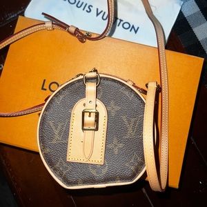 Louis Vuitton mini boite chapeau handbag